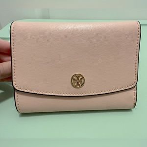 Tory Burch Trifold Wallet | Pale pink and tan